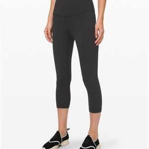 Black Cropped Lululemon Altheltic Yoga Leggings